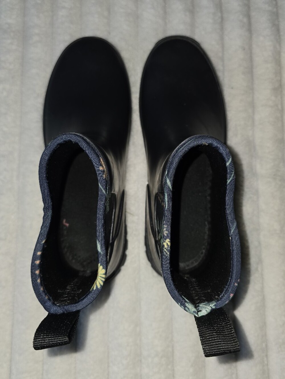 Duluth Trading Co Chelsea Rain/Garden Boots. - Picture 7 of 8